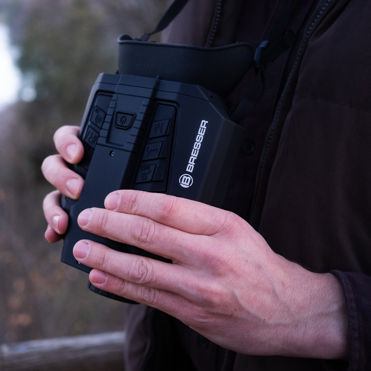 BRESSER Digitales binokulares Nachtsichtgerät Explorer 200RF
