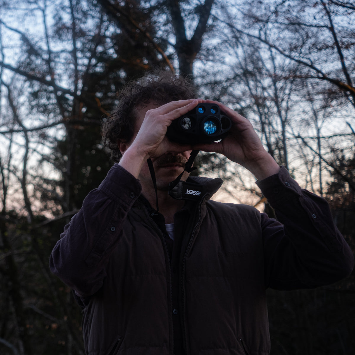 BRESSER Digitales binokulares Nachtsichtgerät Explorer 200RF