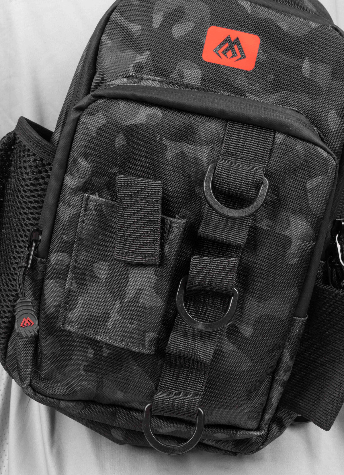 Mikado Rucksack - Sling Bag Small Black Camo (29x18x10 cm) - 1 Stk.