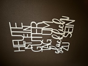 Schriftzug glücklich sein Wanddeko Deko Spruch